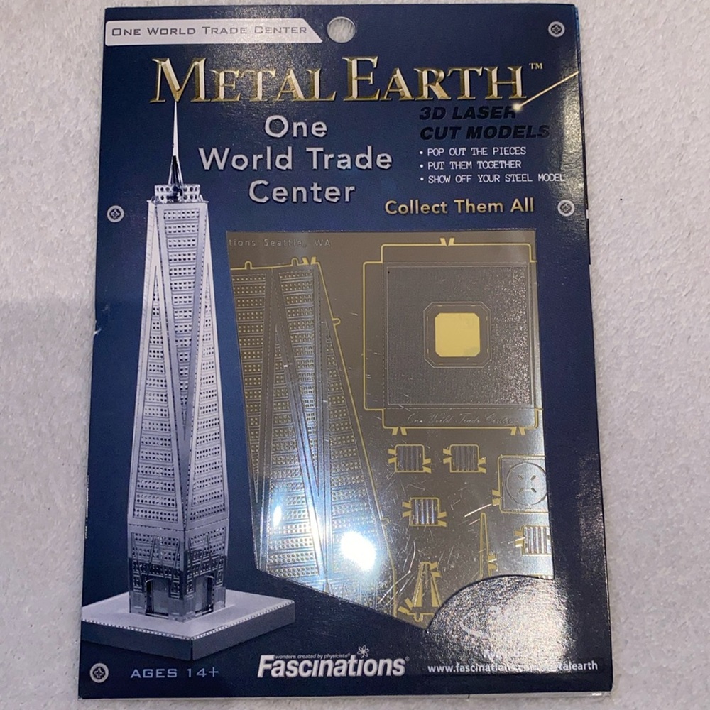 Metal Earth 3-D One World Trade Center model kit NWT